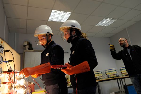 Formation d’apprentis au risque électrique