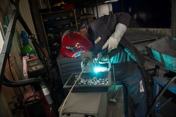 Utilisation d’une torche aspirante lors d’une opération de soudage