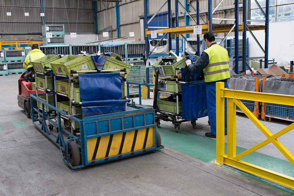 Approvisionnement par « petit train » dans une organisation en flux tiré Approvisionnement par « petit train » dans une organisation en flux tiré