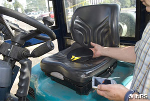 Vib@Work Seat, exposimètre permettant la mesure des vibrations et se positionnant sur l’assise du siège d’un engin Vib@Work Seat, exposimètre permettant la mesure des vibrations et se positionnant sur l’assise du siège d’un engin
